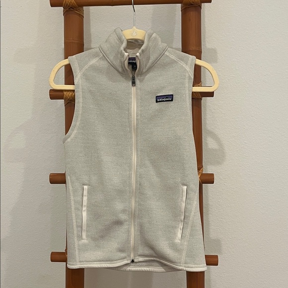 Patagonia Jackets & Blazers - Patagonia Women's Cream Fleece Vest